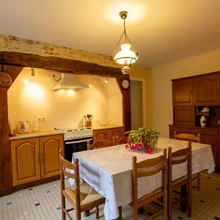 펜션 Maison Spacieuse Proche Lascaux, Wifi, Terrasse - Fr-1-616-148