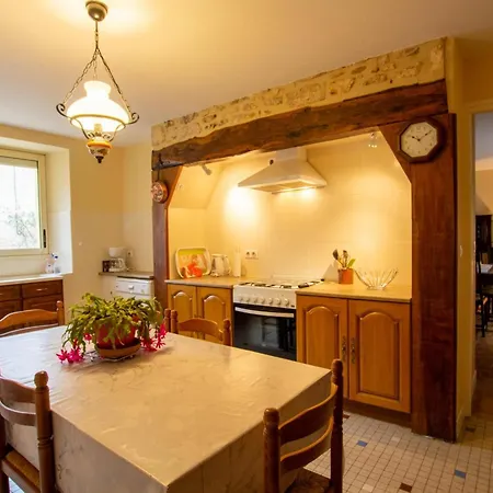 Σπίτι διακοπών Maison Spacieuse Proche Lascaux, Wifi, Terrasse - Fr-1-616-148 *